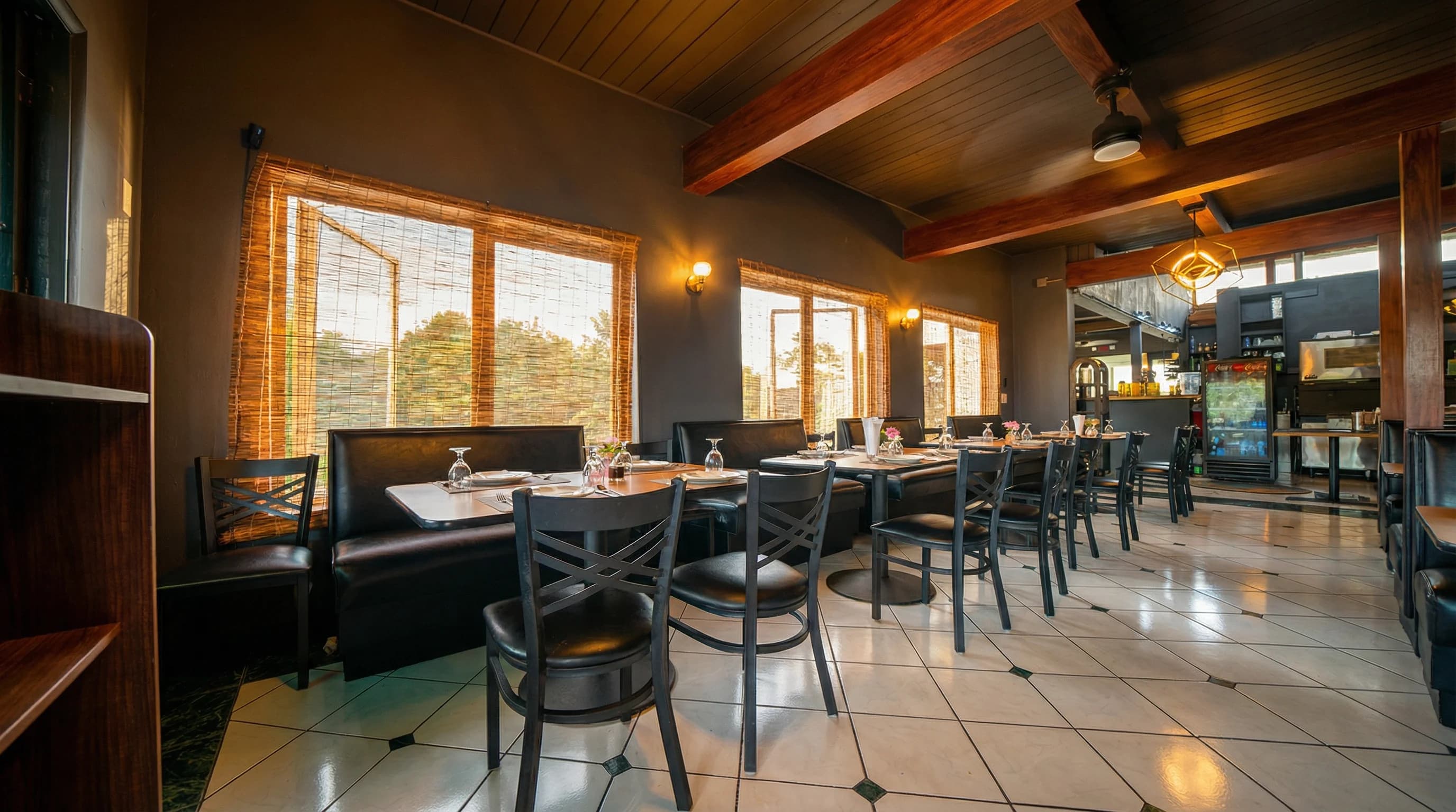 Alisa Sushi & Thai Bistro dining area